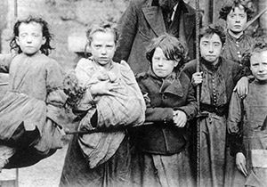 Victorian facts: black and white photograph of Victorian children